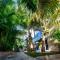 Stylish 1r-1b Apt Near The Beach And Main Street