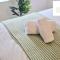 Contractors 2Bedrooms Apartment with Balcony & Free Parking by White Orchid Property Relocation - 斯蒂夫尼奇