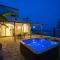 Villa Mimina - Exclusive villa with garden, Jacuzzi and sea view