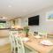 Swandown, 14 Goldenhaye