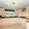 Swandown, 12A Goldenhaye