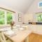 Swandown, 3 Blackdown