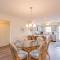 Pelican Palace by Oak Island Accommodations - أوك آيلاند