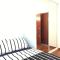 4 Peoples,2 Nice Rooms for Family friends close to all central and tourist point - Bangkok