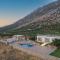 Villa Of the hill with heated Pool, BBQ & Kids Playground - Kavoúsion
