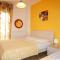 Great flat with shared pool and lovely balcony