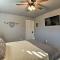 Granbury Home with Hot Tub and Furnished Patio!