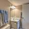 Screened Porch, Resort Perks Osage Beach Cabin! - أوساغ بيتش