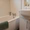 Birch Lodge, Pitlandie - Luxury 2 Bedroom Lodge with Sauna