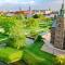 Central Copenhagen Apt with Balcony, Free Parking & Elevator - København