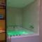 Jacuzzi Terrasse 86 - Terrasse & Climatisation - 4 personnes - BnB Epernay - Эперне