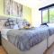 Valens House - 7 minutes drive to City Centre - Free Parking, Fast Wifi, Smart TV with SkyTV and Netflix by Yoko Property