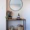 Huxley House An Elegant Mudgee Retreat with Backyard