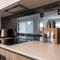 Huxley House An Elegant Mudgee Retreat with Backyard