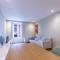 HERITAGE APARTMENTS CERDANYA al carrer Major i parking