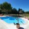 Villa de plain pied avec BBQ et piscine