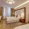 Grand Lakes Rooms