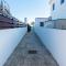 Greek Island Style 2 bedroom Villa with Pool next to the Sea