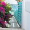 Greek Island Style 2 bedroom Villa with Pool next to the Sea