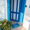 Greek Island Style 2 bedroom Villa with Pool next to the Sea