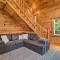 Cozy Boone Cabin with Deck Close to Downtown! - 布恩