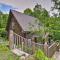Cozy Boone Cabin with Deck Close to Downtown! - 布恩