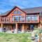 Pine Ridge, Log Home with Lake View and Backyard - Invermere