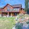 Pine Ridge, Log Home with Lake View and Backyard - Invermere