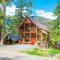 Whiskey Jack, 4 Bedroom Cabin with Outdoor Firepit - Sunshine Valley