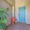 Pool, Lake and Sunset Views Home in Sarasota - ساراسوتا