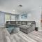 Spacious Brandon Home with Private Outdoor Pool - براندون