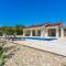 Villa Una