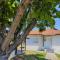 White Clam Vintage House with sea view & garden - Makrygialos