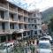 Sarthak Resorts-Reside in Nature with Best View, 9 kms from Mall Road Manali - Manāli