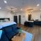 Kosmo’s Studio: City Style in a Retreat Setting!
