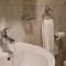 Home Away From Home - 2 Bed FREE Parking & Wifi