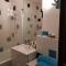 Chambre Spacieuse - Dressing - SDB communes - Parking Privé - Nîmes
