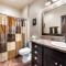 Sunrise Pines- Executive Suites & Private Baths
