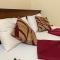 Yals Town Inn