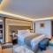 Queen Elizabeth 2 Hotel