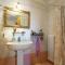 Beautiful Apartment In Casteldimezzo With Kitchen