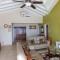 Charming 3-Bed Villa in Maho