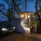 El Cottage by StayVista - An enchanting escape with Scenic views, Colonial decor & Private plunge pool