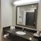 Holiday Inn Express & Suites - Omaha I - 80, an IHG Hotel - Gretna