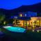 Is Molas Villas