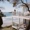 BAY PROPERTIES . Beach House Studio