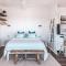 BAY PROPERTIES . Beach House Studio