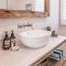 BAY PROPERTIES . Beach House Studio