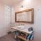 BAY PROPERTIES . Beach House Studio