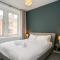 Pass the Keys Stunning 3 Bed Loft Style Apt with Free Parking - إدنبرة